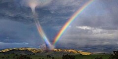 Подробнее о "Торнадо высасывает радугу"