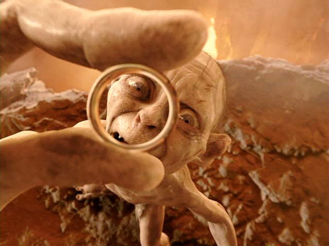 Gollum-Ring.jpg.bb72e6fe77a825ace9e340ab3dda2906.jpg